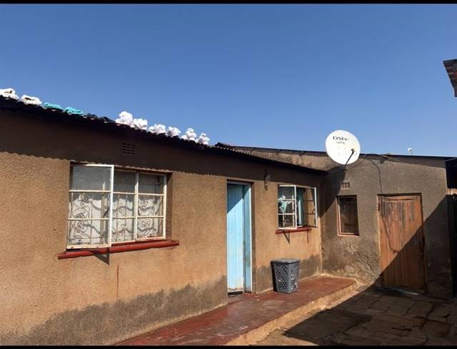 10 BEDROOM HOUSE FOR SALE IN TEMBISA CENTRAL